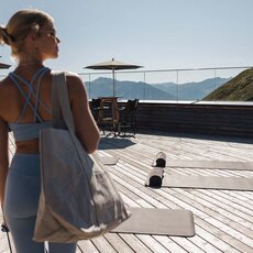 Spieljochbahn-Fuegen-50-Yoga-am-Berg-Sommer-Highlight