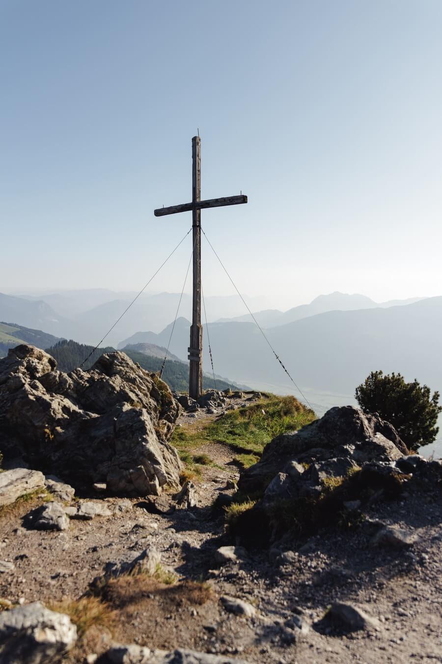 Gipfelkreuz-Wandern-Sommer-Spieljoch-Fuegen-801